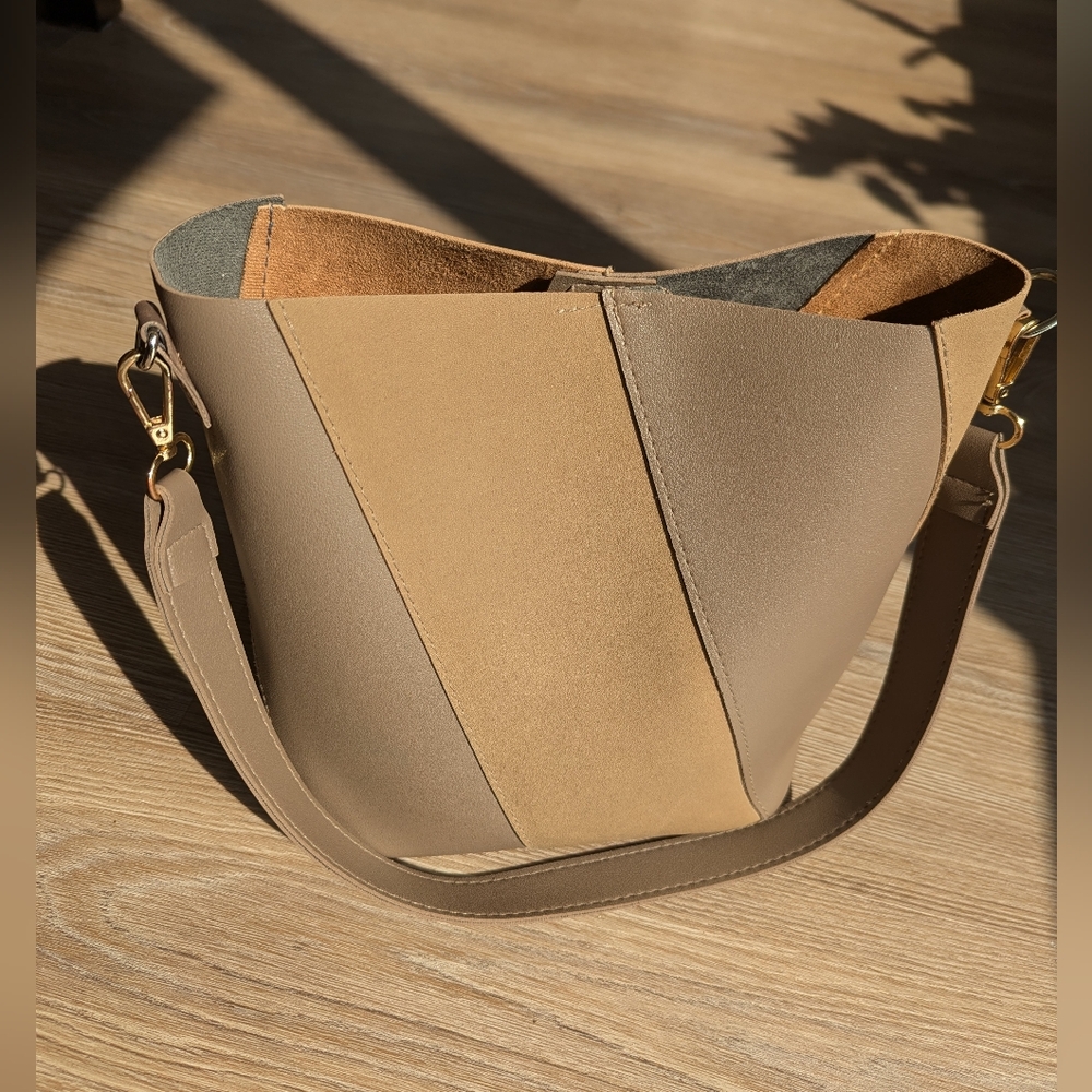 Bucket Bag in Brown